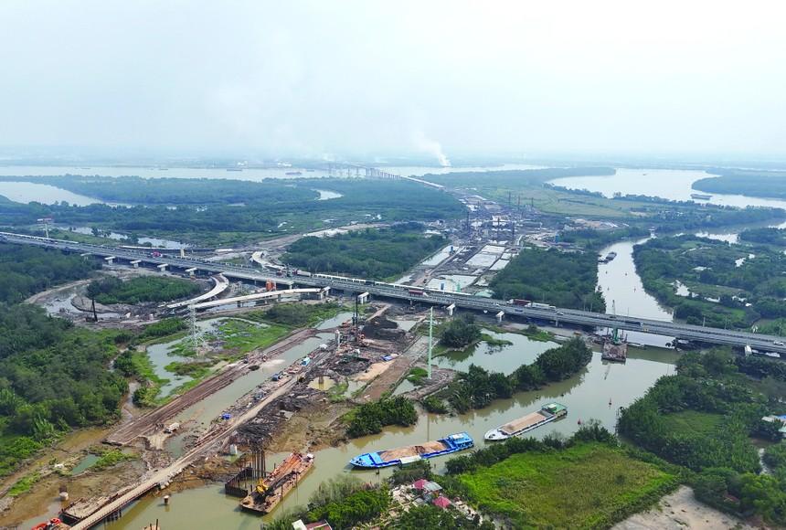 Dòng tiền đổ về vùng ven