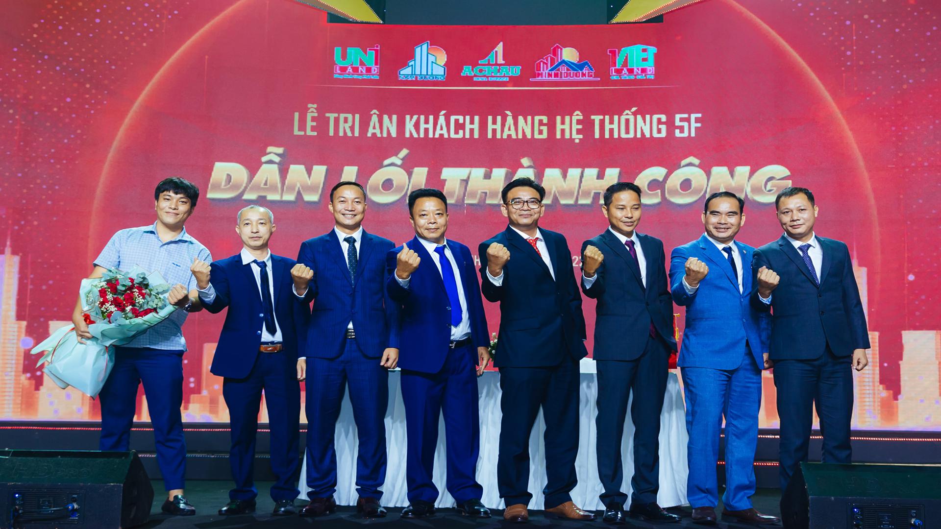 Tiền sẽ đổ vào chứng khoán, tiết kiệm hay bất động sản dịp cuối năm?