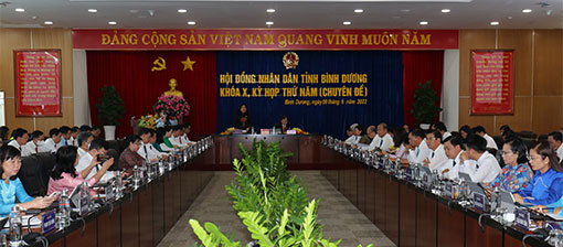 Kỳ họp thứ 5 (chuyên đề), HĐND tỉnh khóa X: Thông qua nghị quyết, tạo điều kiện xây dựng thành công Khu công nghiệp Việt Nam - Singapore 3